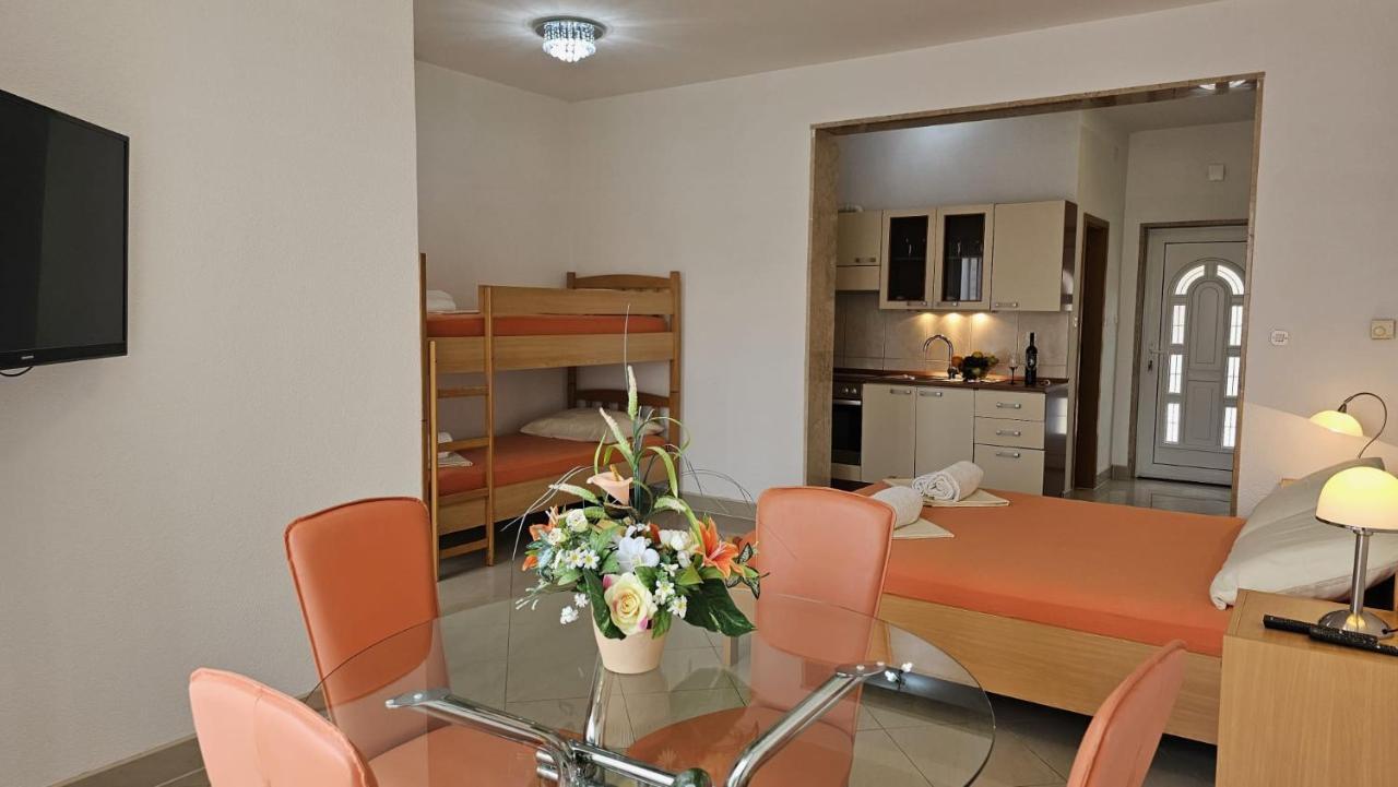Apartmani Barnjak Трогир Экстерьер фото