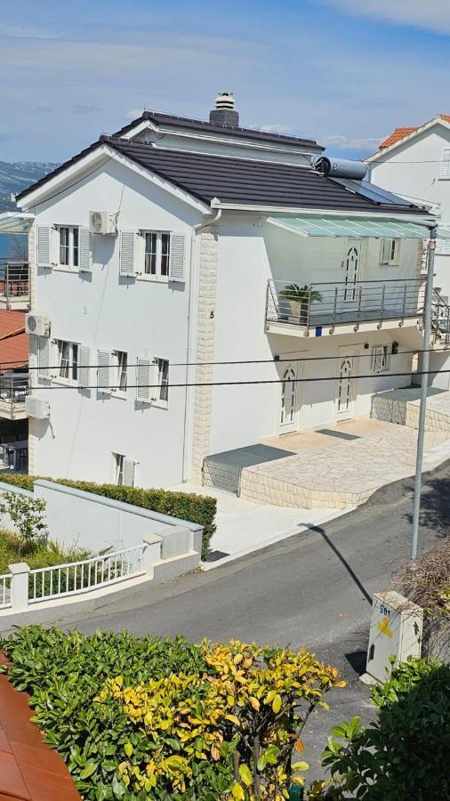 Apartmani Barnjak Трогир Экстерьер фото
