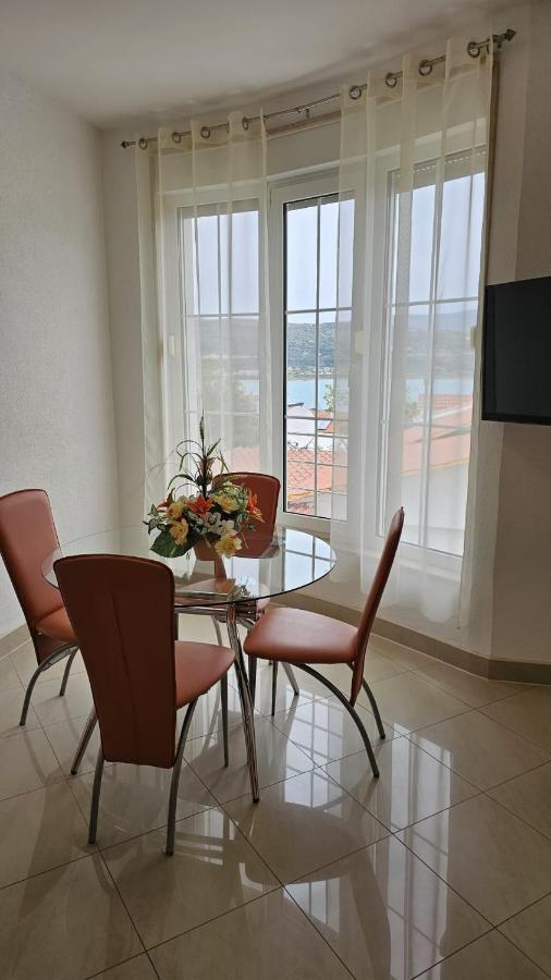 Apartmani Barnjak Трогир Экстерьер фото