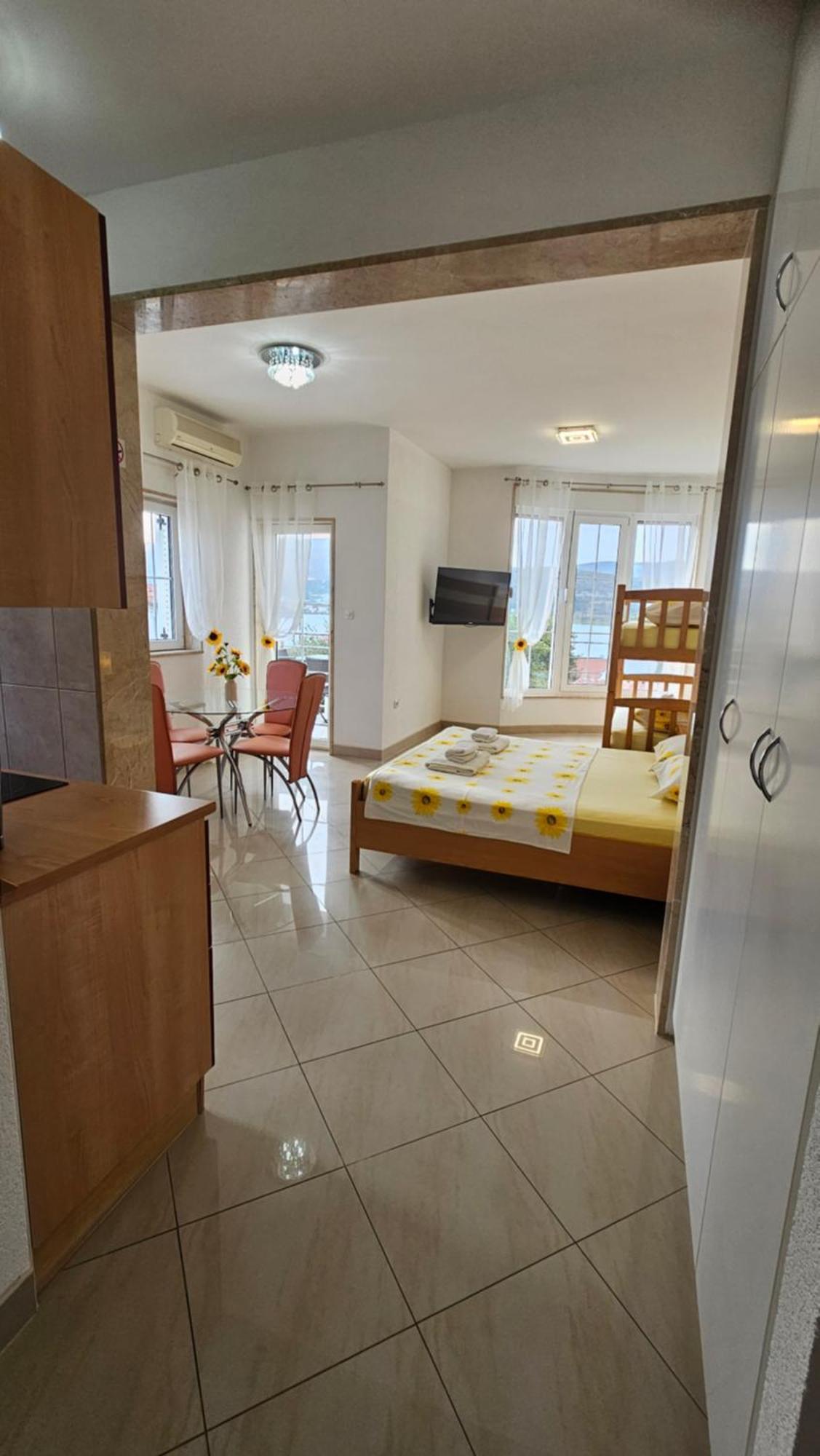 Apartmani Barnjak Трогир Экстерьер фото